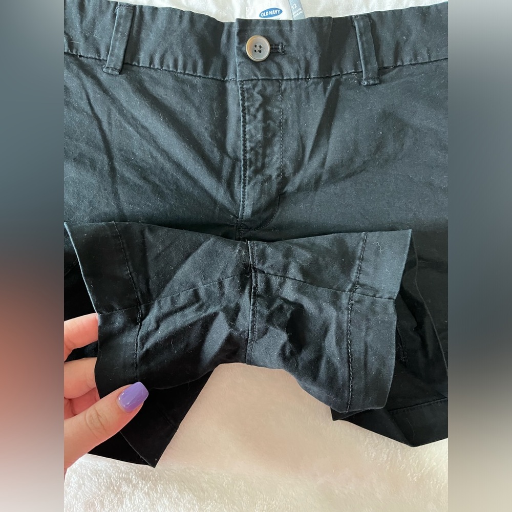 Old Navy Black Standard Fit 3.5” Inseam Khaki Shorts Size 12 - Picture 2 of 4